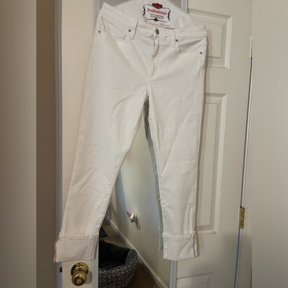 Joe’s White Jeans (cuffed) - Picture 3 of 8
